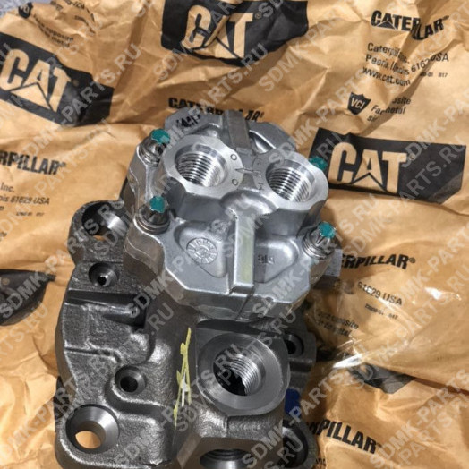 Насос топливный 326-1006 CAT D6T 318-6357 1